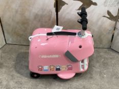 A pre-owned Airwheel SQ3 kids ride-on suitcase with charger and two batteries.