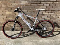 A pre-owned Kinesis Maxlight XC Pro 2 mountain bike, aluminium/carbon fibre frame, size medium, Fox