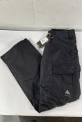 A men's as new Burton Cargo Pant - black (S).