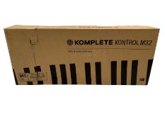 As new Native Instruments Komplete Kontrol M32 MIDI Keyboard (EAN: 4042477261542).