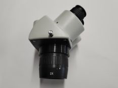 An AmScope Binocular Zoom Stereo Microscope (Part Missing/Zoom Unknown)