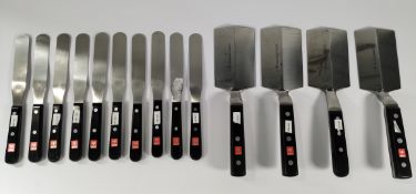 Fourteen Wusthof items to include ten standard spatulas 150mm (4430) and four stainless stee