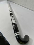 An as new SIAM hockey stick - black/white - length 36.5, weight 520, balance point 40.