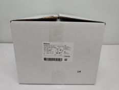 Eight as new Medtronic Minimed Mio Advance Infusion sets (REF: MMT- 242A, EXP: 2027/12/01 or later).