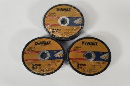 Seventy Five DeWalt Fast Cut Bonded Abrasive Discs 125 x 1.0, 22.33mm, Max RPM: 12,250, Max 80m/s (E
