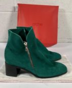 A pair of women's Arche Teozzi Nubuck Land Latex Noir ankle boots, Size EU 40.