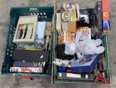 A quantity of assorted cutlery, garden tools and related to include Burgon & Ball and Sabre.