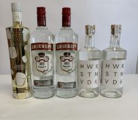 Two Smirnoff No21 vodka 2 x 1ltr, two Premium Hawkstone vodka 2 x 700ml, Au Vodka Toasted Marshmallo