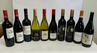 Ten assorted red and white wines to include Les Volets Malbec 750ml, Les Volets Pinot Noir 750ml, Fe