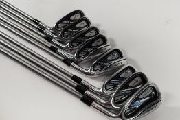 A pre-owned set of Mizuno JPX 800 Irons, 5-9, with PW+SW, right handed.