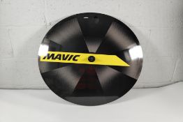 An as new Mavic Comete Road Disc Rear Wheel with carry bag (ARE0730003) (some damage to bag, see ima
