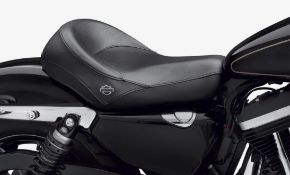 A Harley Davidson Sundowner rider and passenger seat, grey embordered bar and shield logos (P5200020