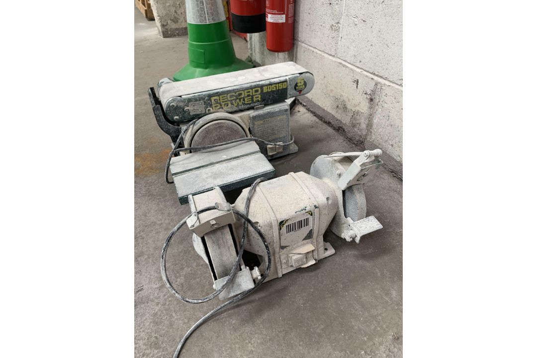 A pre-owned Record Power BDS150 belt and disc sander 240v and pre-owned Record Power BDS150 bench gr