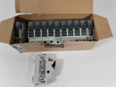 One hundred and twenty as new Wohner 31110 holders for cylindrical fuses.