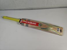 A Gray Nicolls Tempest gen 0.1 200 cricket bat size H.