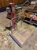 Avery 150kg balance scales. Serial No:B453493-8