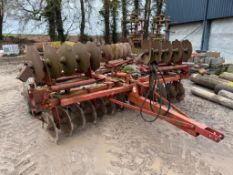 Massey Ferguson trailed discs 18ft, manual folding