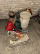 Quantity garden sundries