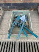 Armstrong Holmes tailgate clamps