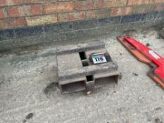 Tine mounted lifting frame