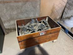 Quantity quick release power harrow tines