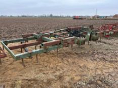 Cousins spring tine cultivator 18ft, hydraulic folding, linkage mounted