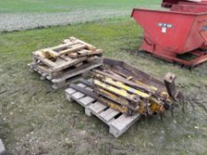 Tractor bracket parts for vegetable box mover