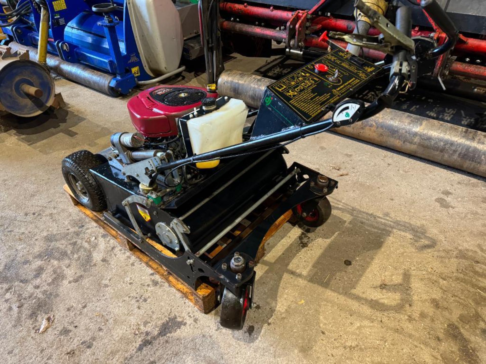 2003 David Jenkins SLA 500 Linear aerator with Intek 17.5hp Briggs & Stratton OHV engine with self-d - Image 4 of 8