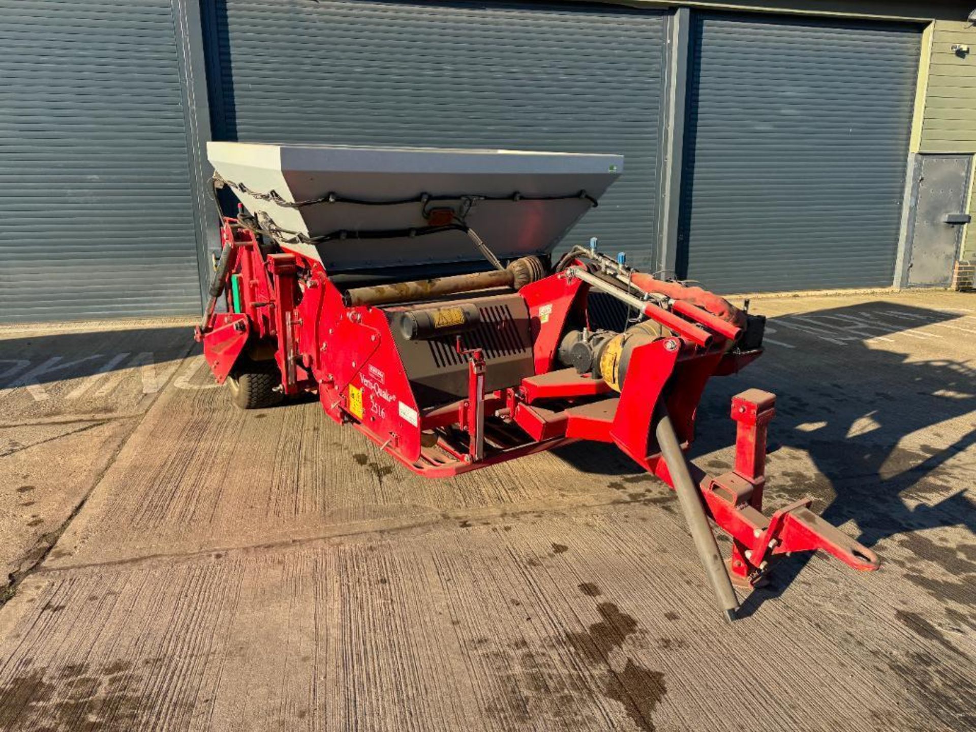 Charterhouse Vibra-Sandmaster 1600 complete with Redexim Verti-Quake 2516. Sandmaster Serial No: C21 - Image 2 of 25