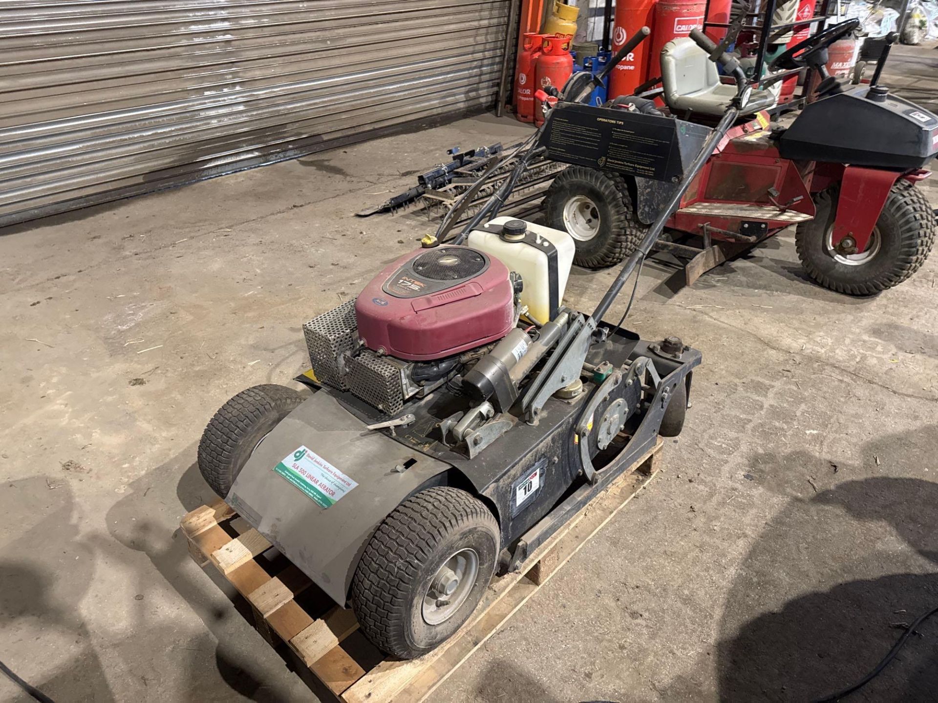 2003 David Jenkins SLA 500 Linear aerator with Intek 17.5hp Briggs & Stratton OHV engine with self-d - Image 5 of 8