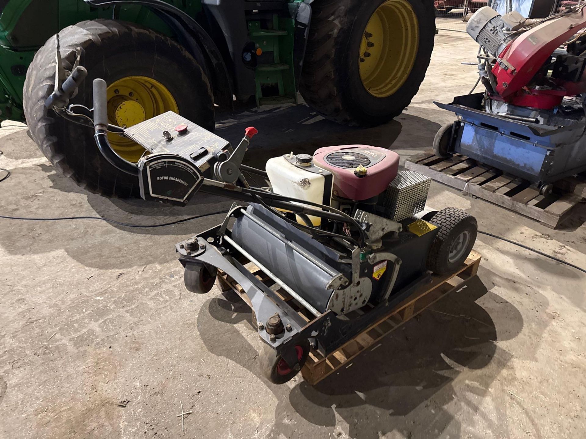 2003 David Jenkins SLA 500 Linear aerator with Intek 17.5hp Briggs & Stratton OHV engine with self-d - Image 7 of 8