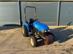 2002 New Holland TC27D 4wd hydrostatic compact tractor with roll bar, 2 rear spools, linkage, PTO an
