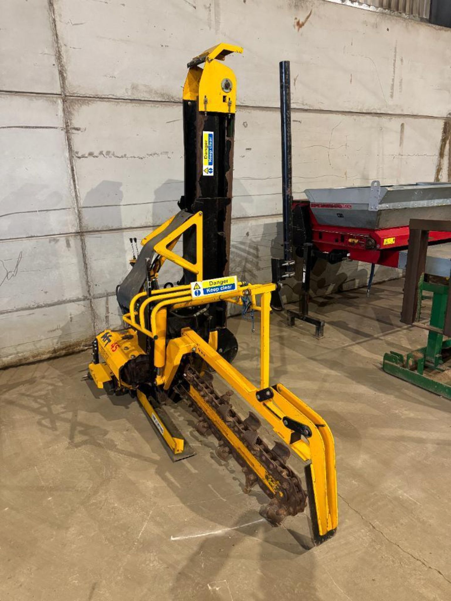 2013 AFT 45 trencher with side dirt elevator, PTO driven. Serial No: R1586 ​​​​​​​NB: Manual include - Image 2 of 6
