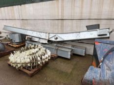 2009 Chain & flight store conveyor C960-HD, 16m long with 35mm shaft diameter, galvanised. NB: Manua