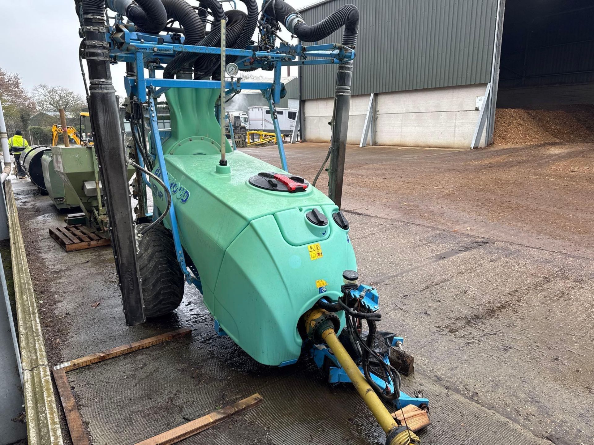 Berthoud WinAir 1000 vineyard sprayer, trailed single axle on 400/60R15.5 wheels and tyres - Image 4 of 4
