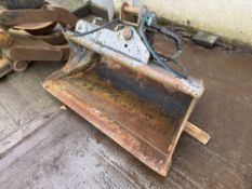 2015 Bucket Warehouse 3C8026, 50� hydraulic grading bucket, 35mm pins. Serial No: 3084