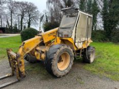 1988 JCB 525B-HL Farm Special Turbo Loadall. C/w Q-Fit headstock and pallet tines Hours: Estimated 2