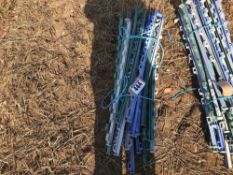 Quantity plastic fencing stakes