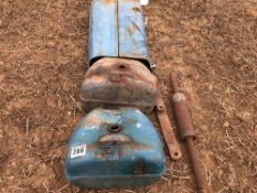 2No fuel tanks, bonnet, exhaust and drawbar to fit Fordson Super Major