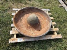 Round pig trough ​​​​​​​NB: No VAT on this lot