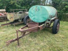 Single axle trailed bowser