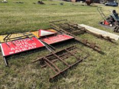 Quantity highway signs