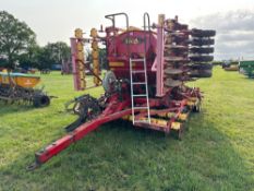 2002 Vaderstand Rapid RDA600 6m disc system drill with bout markers and pre-em markers. Serial No: 1