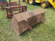 General purpose bucket with Euro 8 attachments NB: No VAT on this lot