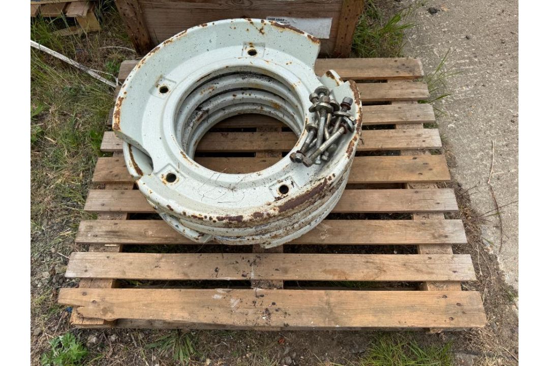 Pair Valtra rear wheel weights - Image 2 of 2