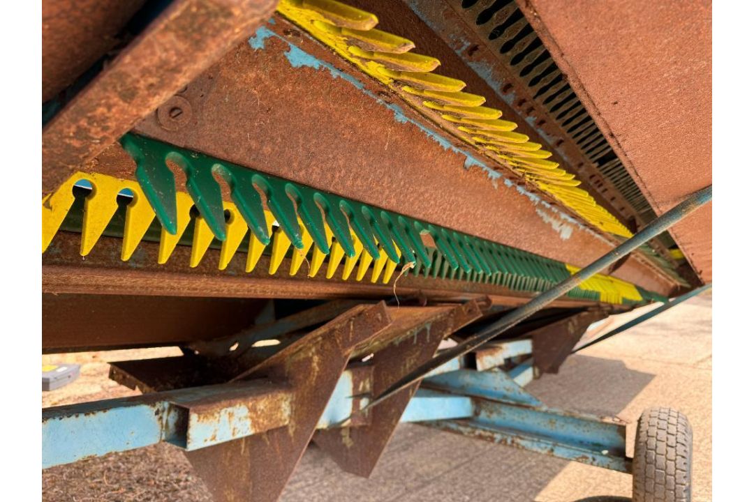 Shelbourne Reynolds SRE 14ft stripper header with single axle header trailer. Serial No: 09160. Mach - Image 11 of 14