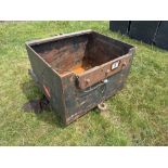 Linkage mounted transport box (95cm x 82cm x 61cm)