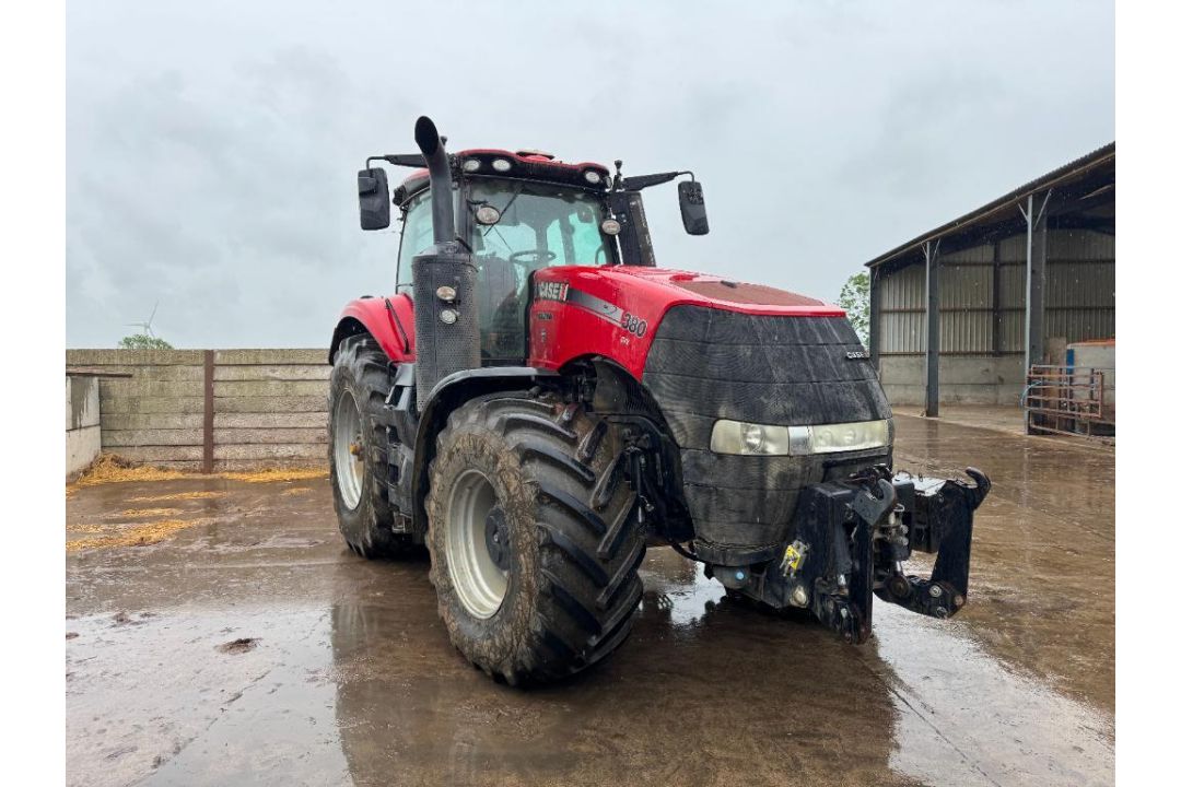 2018 Case Magnum AFS 380 CVX 50Kph 4wd tractor with front linkage, front and cab suspension, air bra - Image 30 of 34