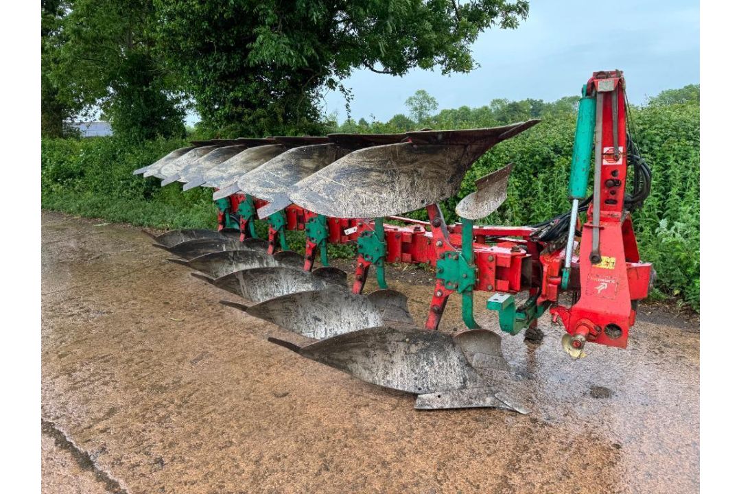 1998 Kverneland LB85 6f reversible plough with skimmers, hydraulic vari-width. Serial No: 3890. Mode - Image 4 of 14