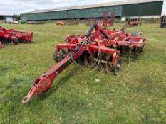 Sumo Trio 3T trailer cultivator with front discs, 6 legs and rear double discs to rear packer. Seria